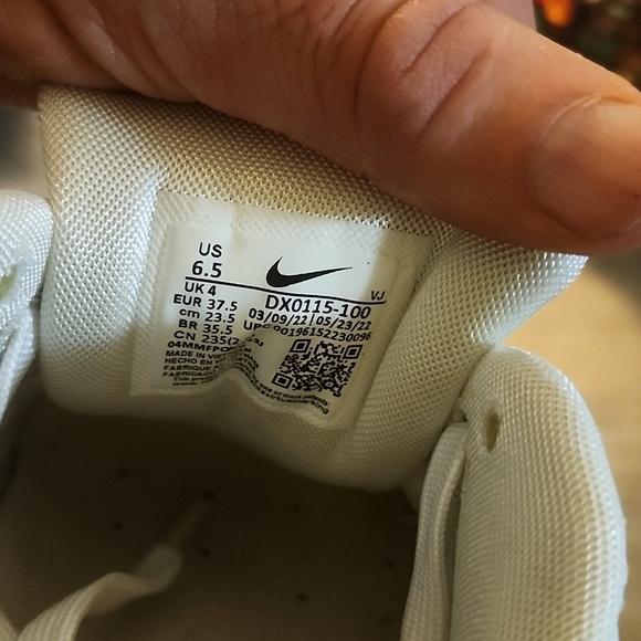 Nike Air Max White and Blue Sneakers - Picture 2 of 5